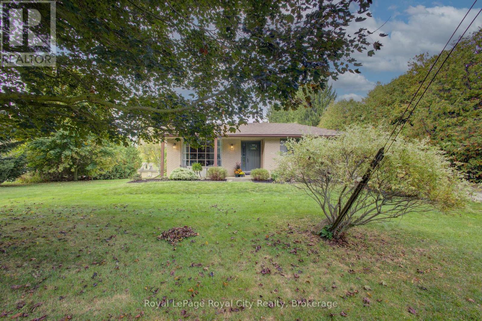 












330 SOUTH RIVER ROAD

,
Centre Wellington (Elora/Salem),




Ontario
N0B1S0

