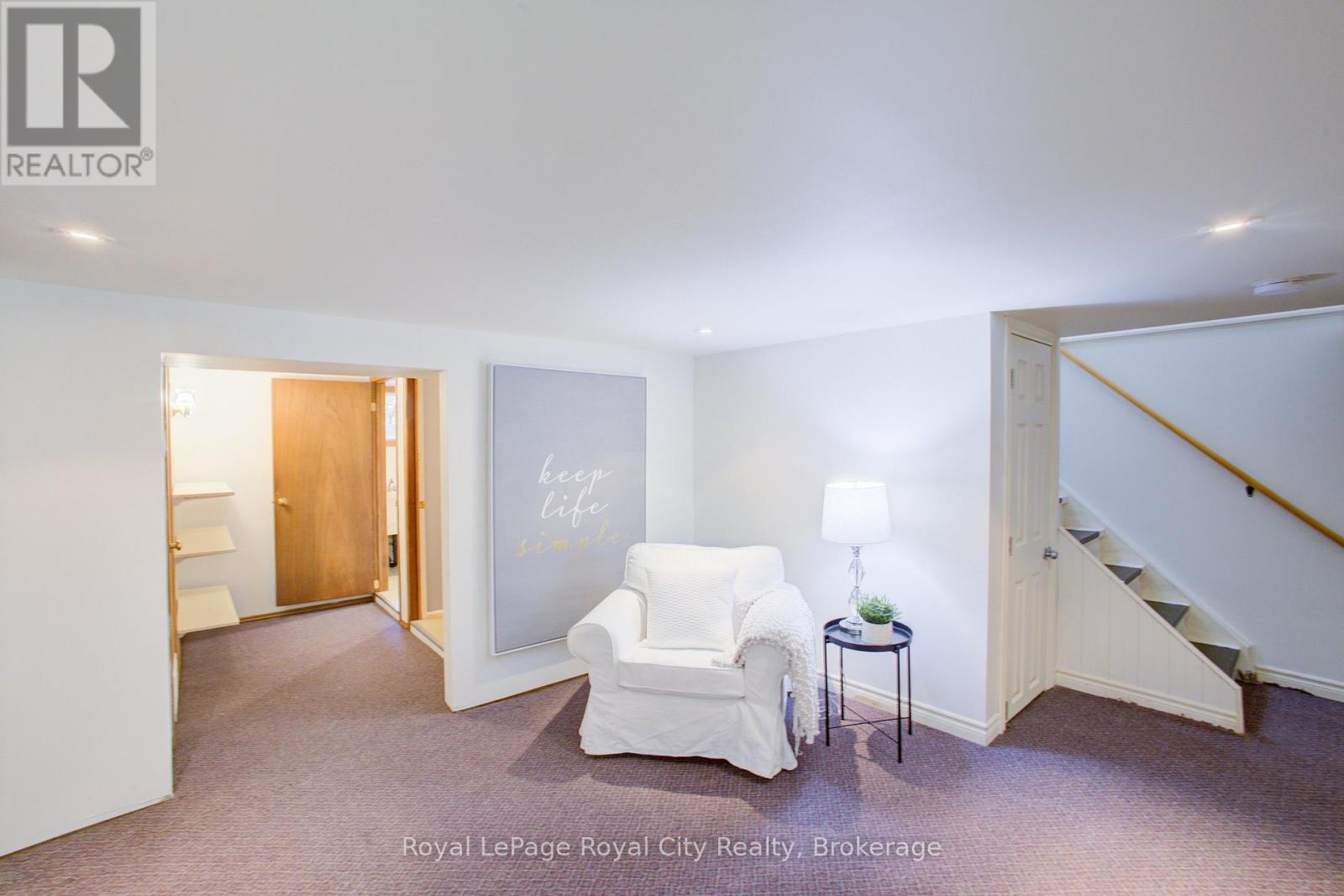 












330 SOUTH RIVER ROAD

,
Centre Wellington (Elora/Salem),




Ontario
N0B1S0

