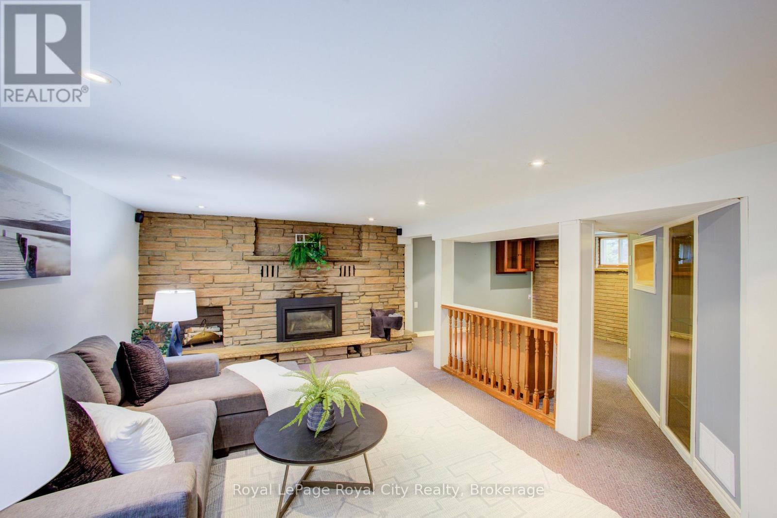 












330 SOUTH RIVER ROAD

,
Centre Wellington (Elora/Salem),




Ontario
N0B1S0

