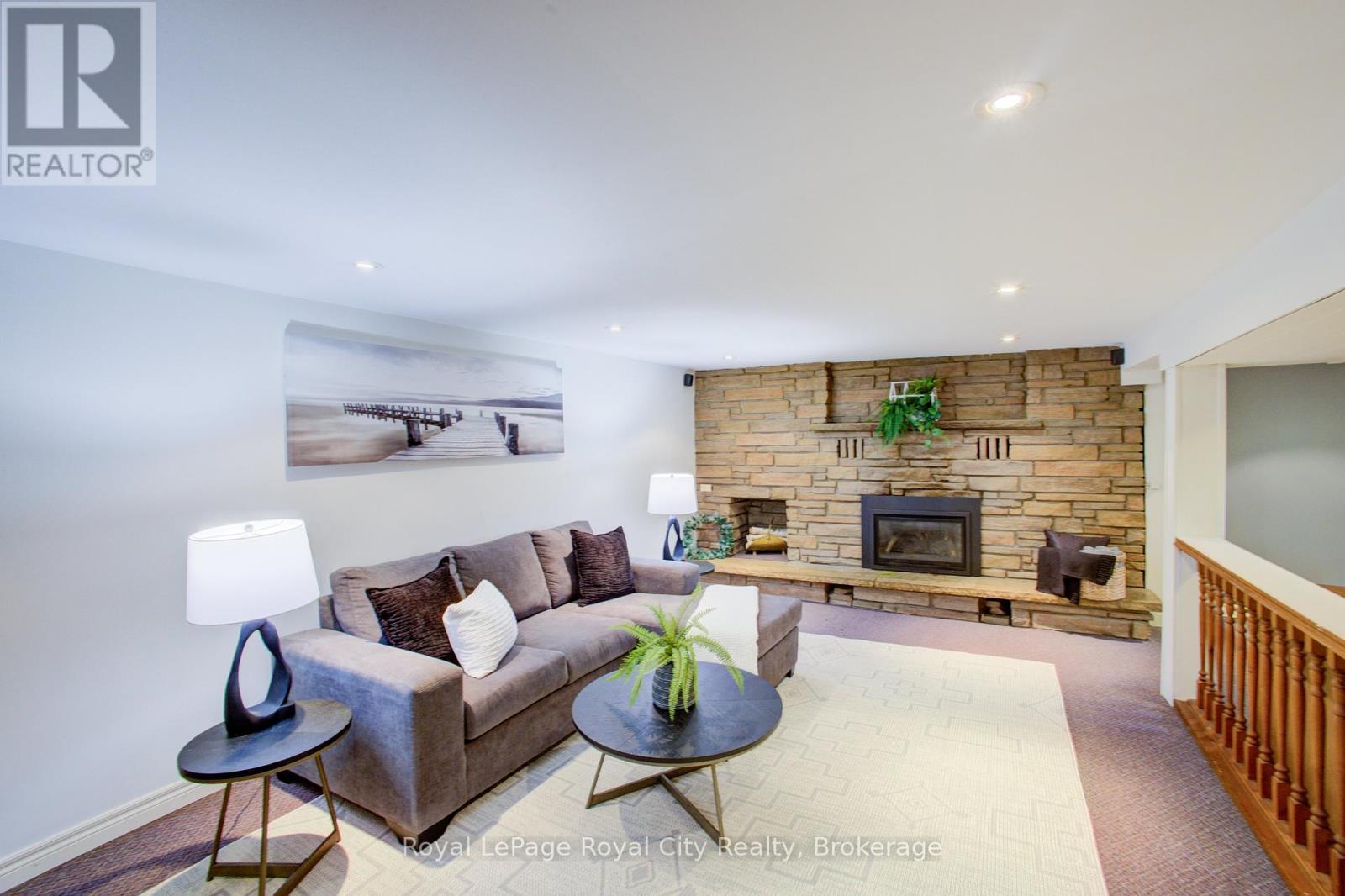 












330 SOUTH RIVER ROAD

,
Centre Wellington (Elora/Salem),




Ontario
N0B1S0

