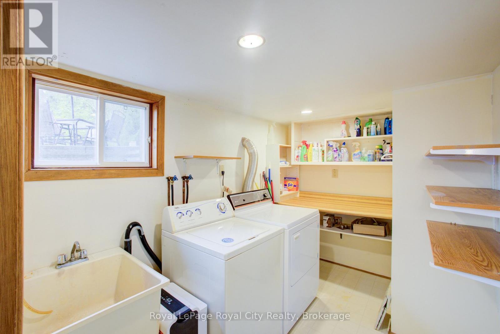 












330 SOUTH RIVER ROAD

,
Centre Wellington (Elora/Salem),




Ontario
N0B1S0

