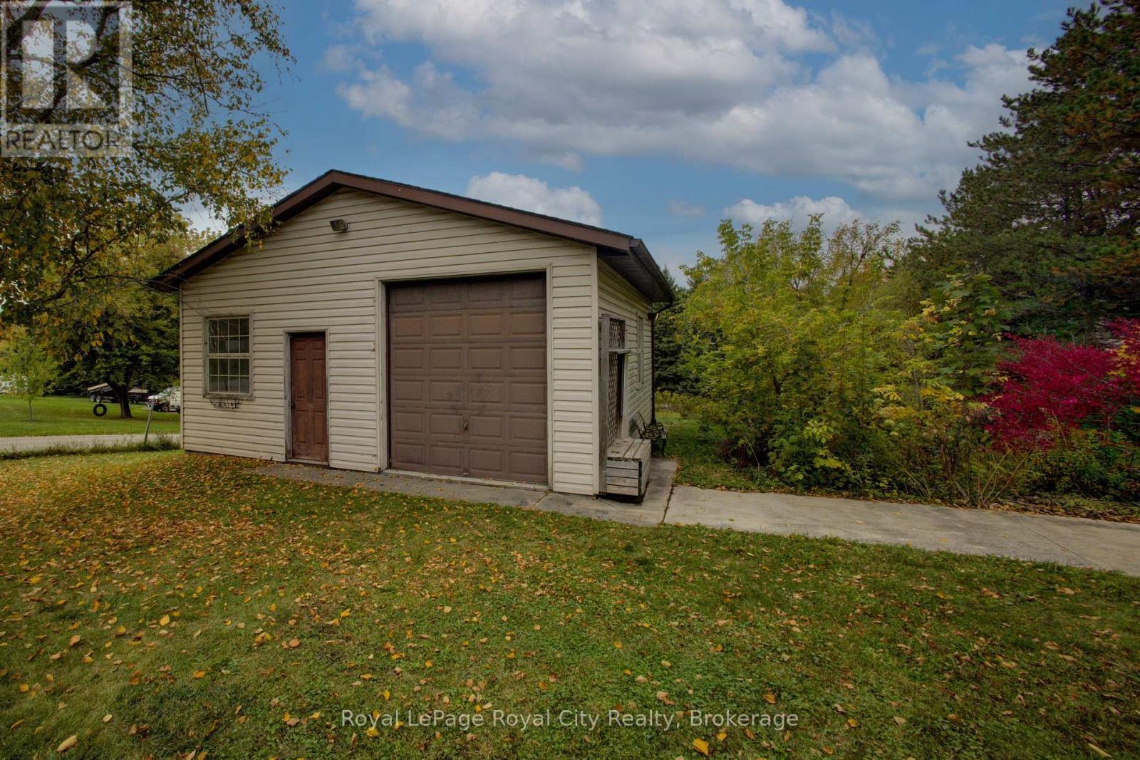 












330 SOUTH RIVER ROAD

,
Centre Wellington (Elora/Salem),




Ontario
N0B1S0

