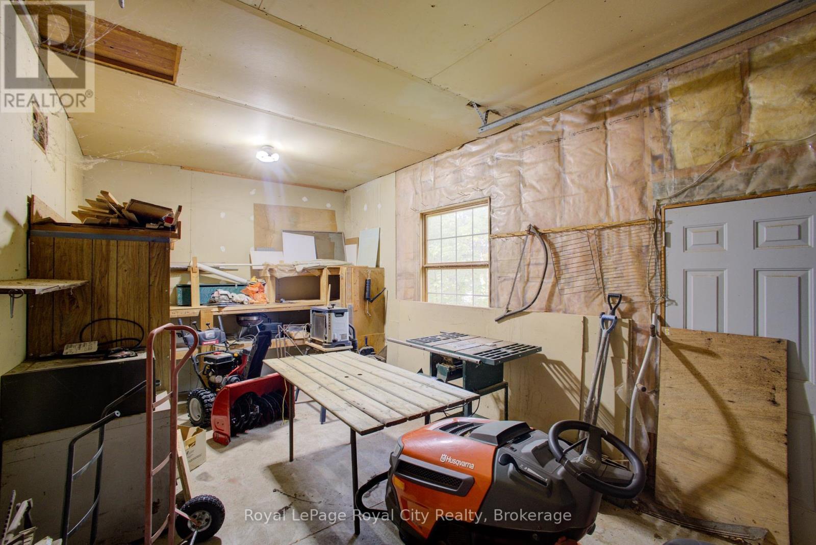 












330 SOUTH RIVER ROAD

,
Centre Wellington (Elora/Salem),




Ontario
N0B1S0

