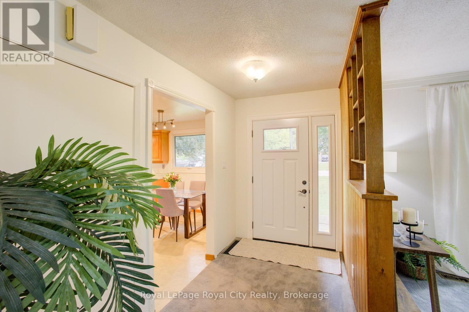 












330 SOUTH RIVER ROAD

,
Centre Wellington (Elora/Salem),




Ontario
N0B1S0

