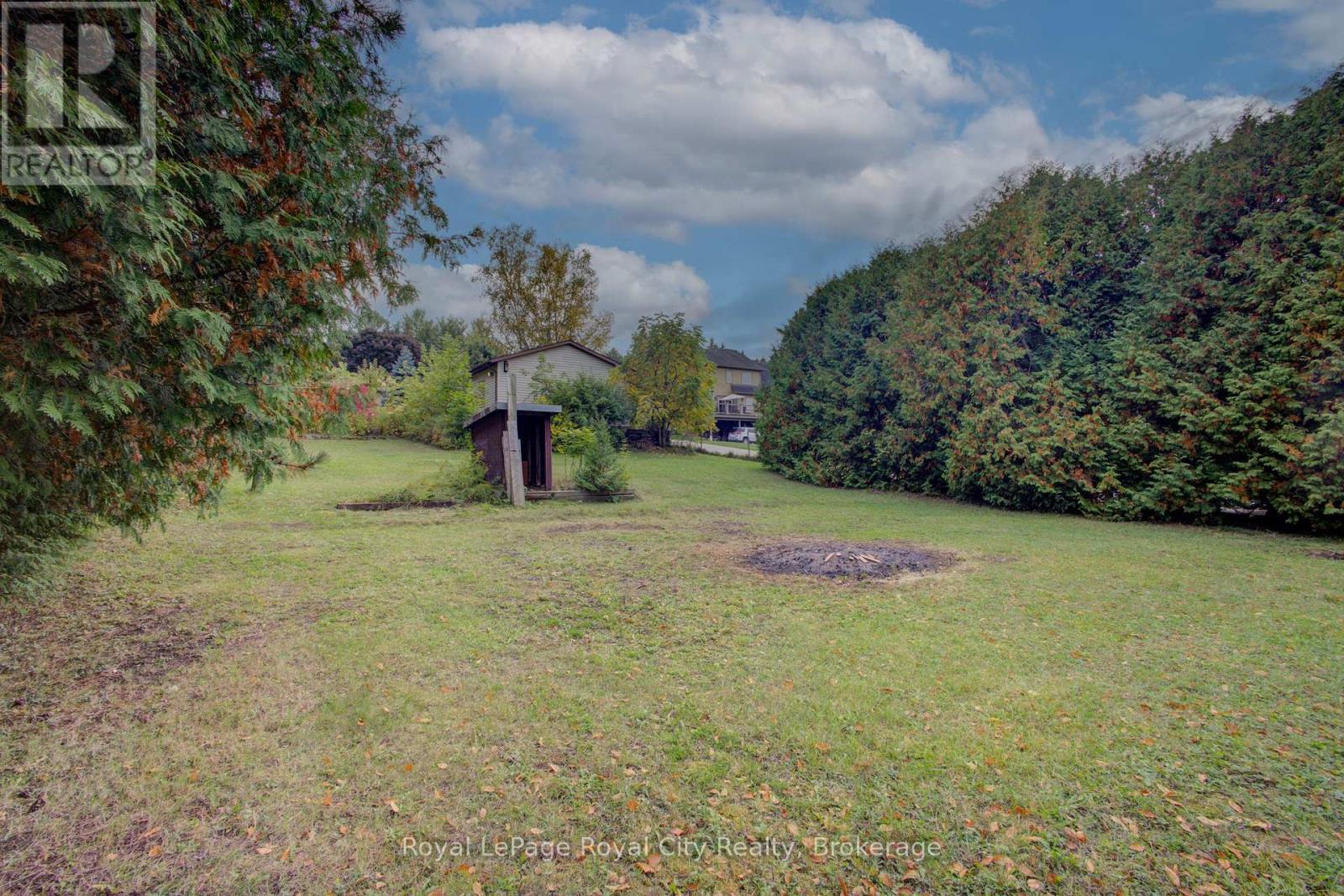 












330 SOUTH RIVER ROAD

,
Centre Wellington (Elora/Salem),




Ontario
N0B1S0

