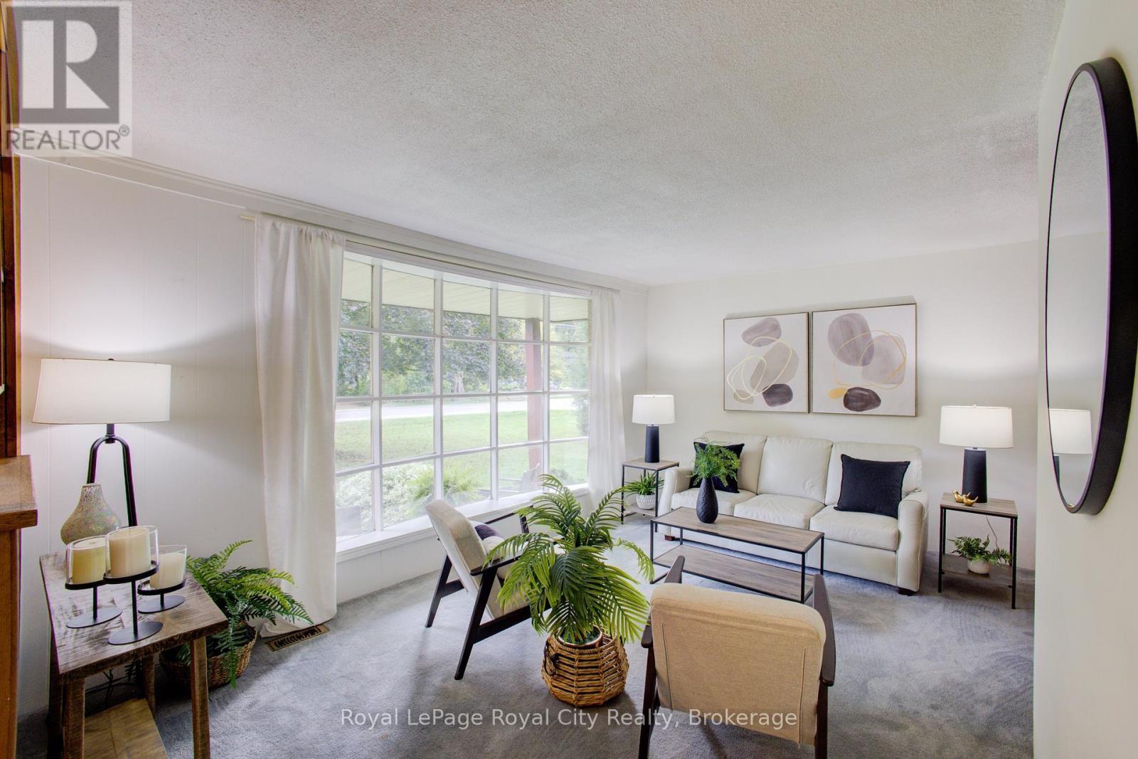 












330 SOUTH RIVER ROAD

,
Centre Wellington (Elora/Salem),




Ontario
N0B1S0

