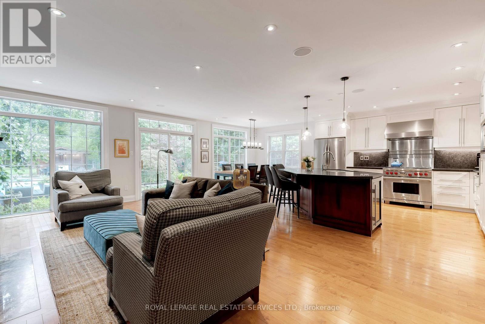 












938 MEADOW WOOD ROAD

,
Mississauga,




Ontario
L5J2S6

