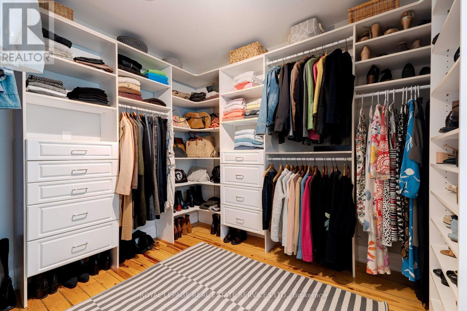 












938 MEADOW WOOD ROAD

,
Mississauga,




Ontario
L5J2S6

