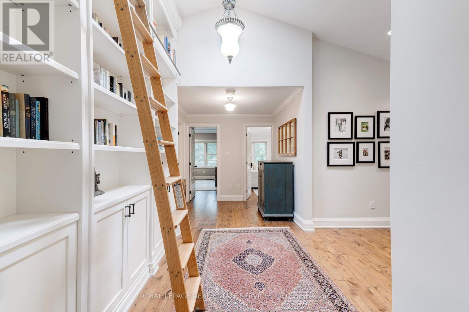 












938 MEADOW WOOD ROAD

,
Mississauga,




Ontario
L5J2S6

