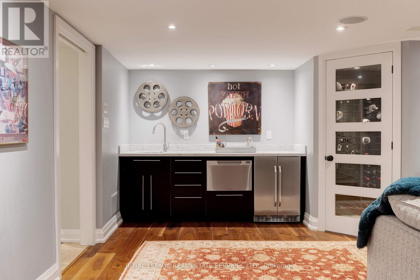 












938 MEADOW WOOD ROAD

,
Mississauga,




Ontario
L5J2S6

