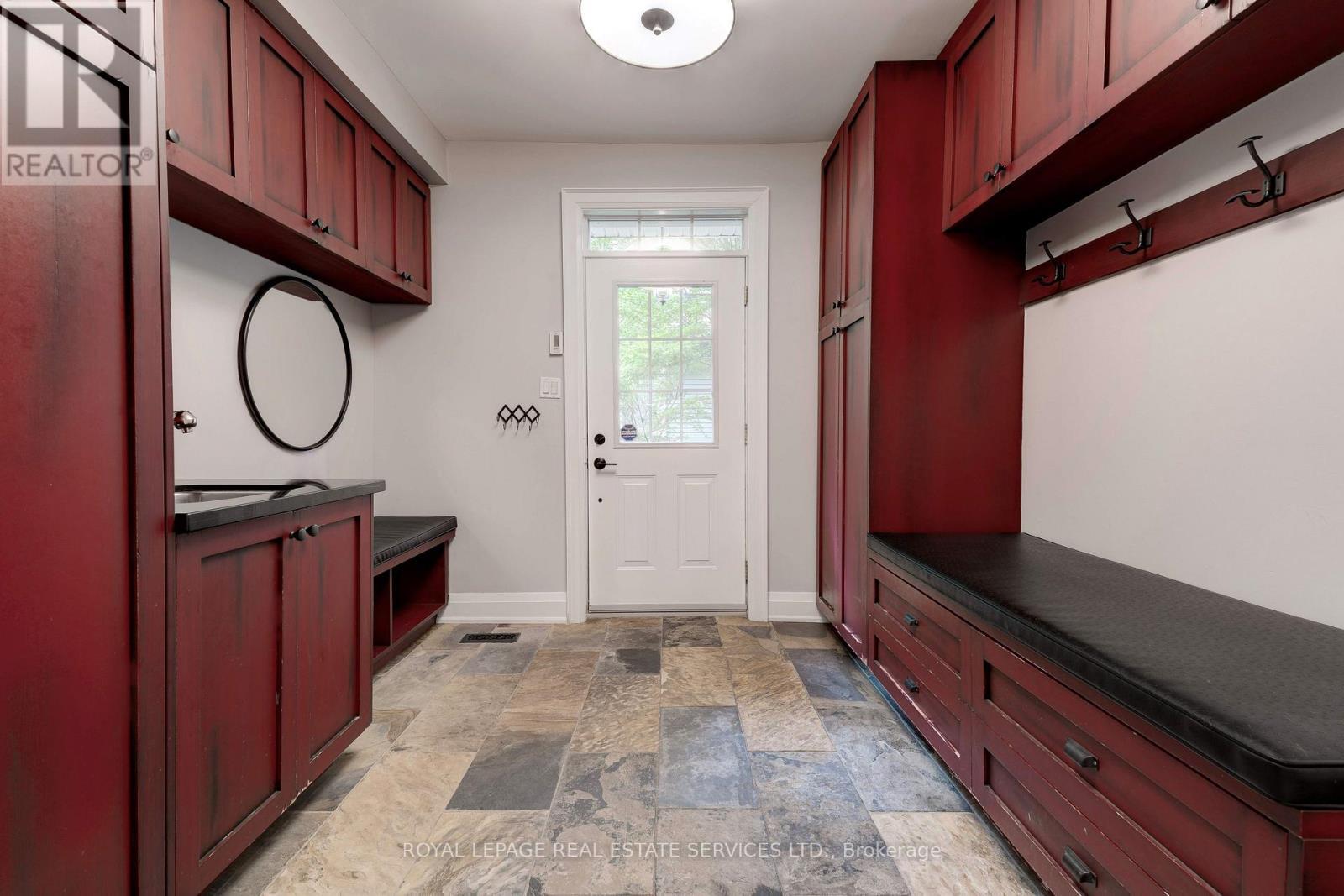 












938 MEADOW WOOD ROAD

,
Mississauga,




Ontario
L5J2S6

