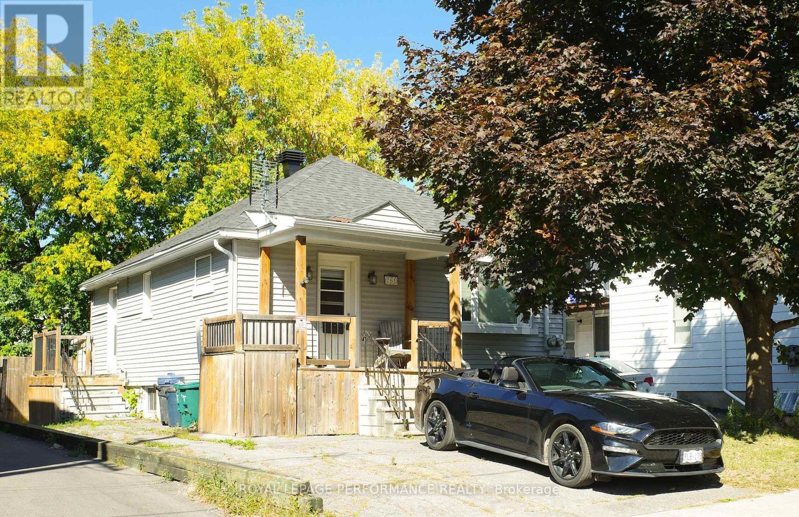 












261 MONTFORT STREET

,
Ottawa,




Ontario
K1L5P1

