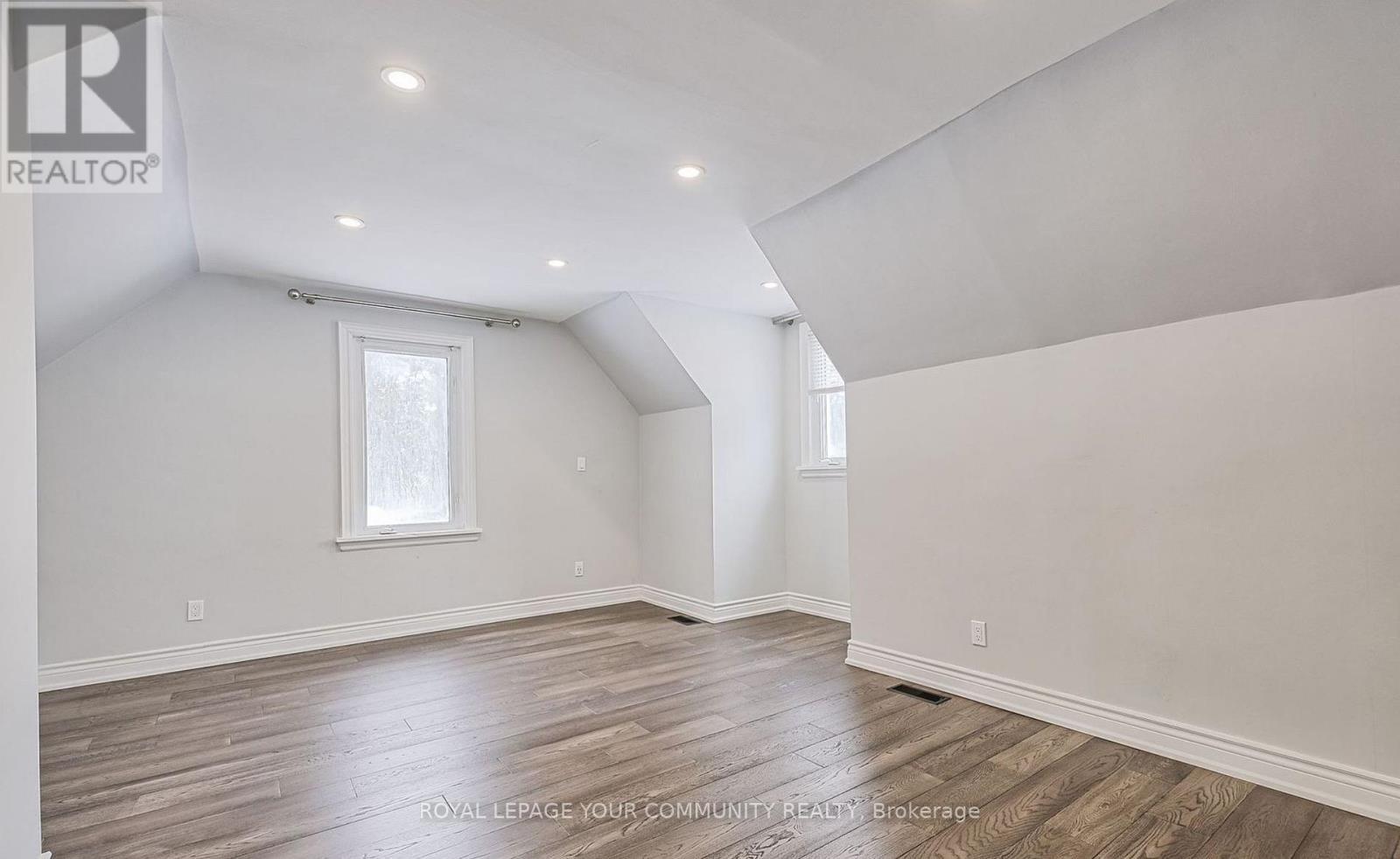 












5992 19TH AVENUE

,
Markham,




Ontario
L3P3J3

