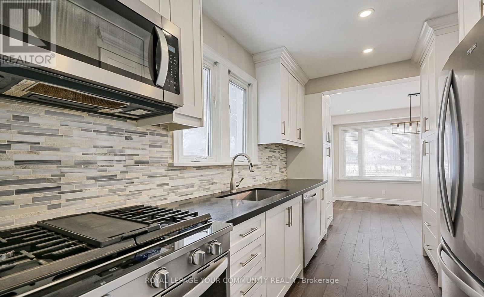 












5992 19TH AVENUE

,
Markham,




Ontario
L3P3J3


