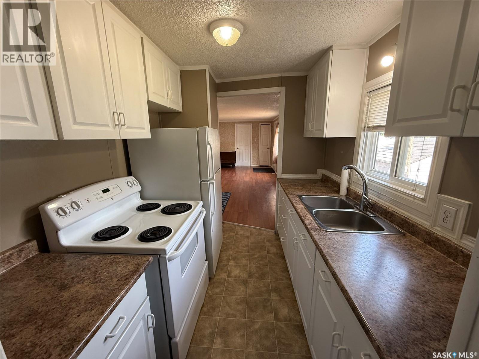 












36 Heritage ESTATES

,
Kindersley,




Saskatchewan
S0L1S0

