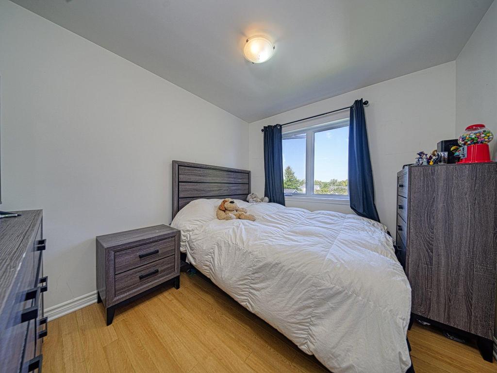 









3606

 - 3608


Rue Émilienne-Dubé

,
Rock Forest/Saint-Élie/Deauville (Sherbrooke),




QC
J1N0S1

