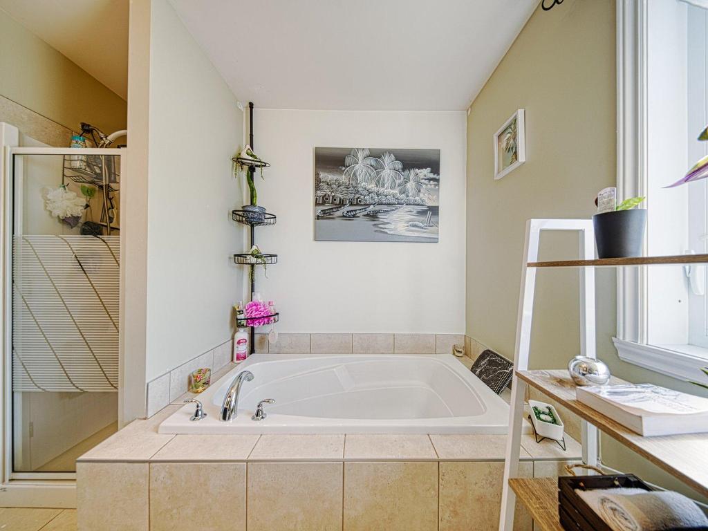 









3606

 - 3608


Rue Émilienne-Dubé

,
Rock Forest/Saint-Élie/Deauville (Sherbrooke),




QC
J1N0S1

