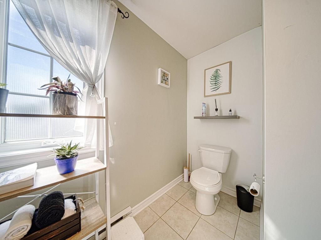 









3606

 - 3608


Rue Émilienne-Dubé

,
Rock Forest/Saint-Élie/Deauville (Sherbrooke),




QC
J1N0S1

