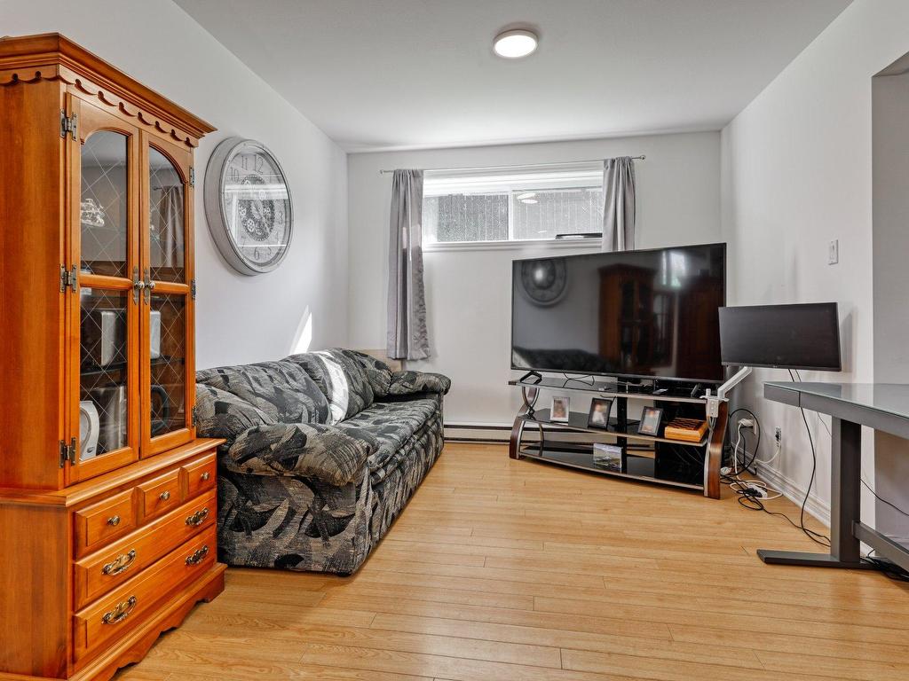 









3606

 - 3608


Rue Émilienne-Dubé

,
Rock Forest/Saint-Élie/Deauville (Sherbrooke),




QC
J1N0S1

