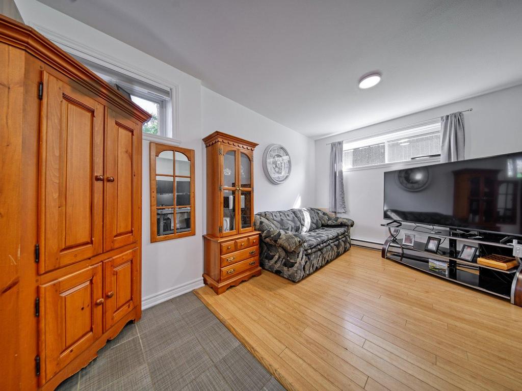 









3606

 - 3608


Rue Émilienne-Dubé

,
Rock Forest/Saint-Élie/Deauville (Sherbrooke),




QC
J1N0S1

