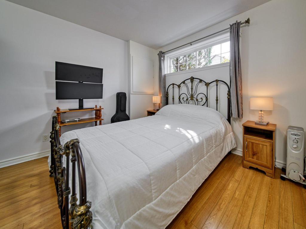 









3606

 - 3608


Rue Émilienne-Dubé

,
Rock Forest/Saint-Élie/Deauville (Sherbrooke),




QC
J1N0S1

