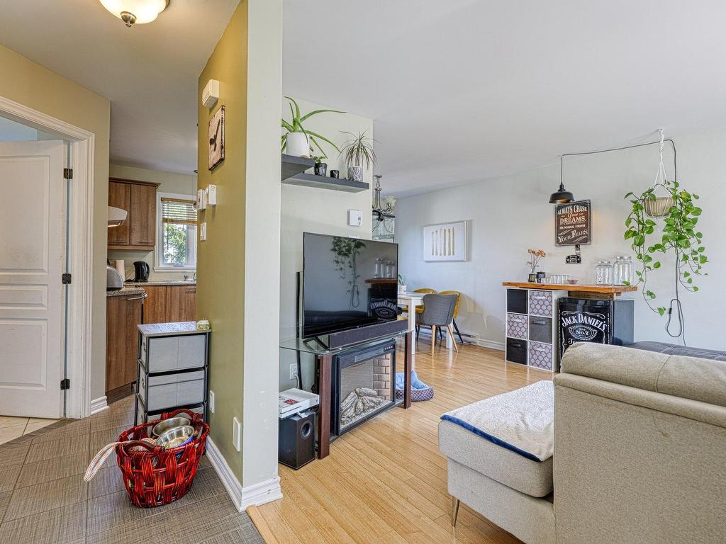 









3606

 - 3608


Rue Émilienne-Dubé

,
Rock Forest/Saint-Élie/Deauville (Sherbrooke),




QC
J1N0S1

