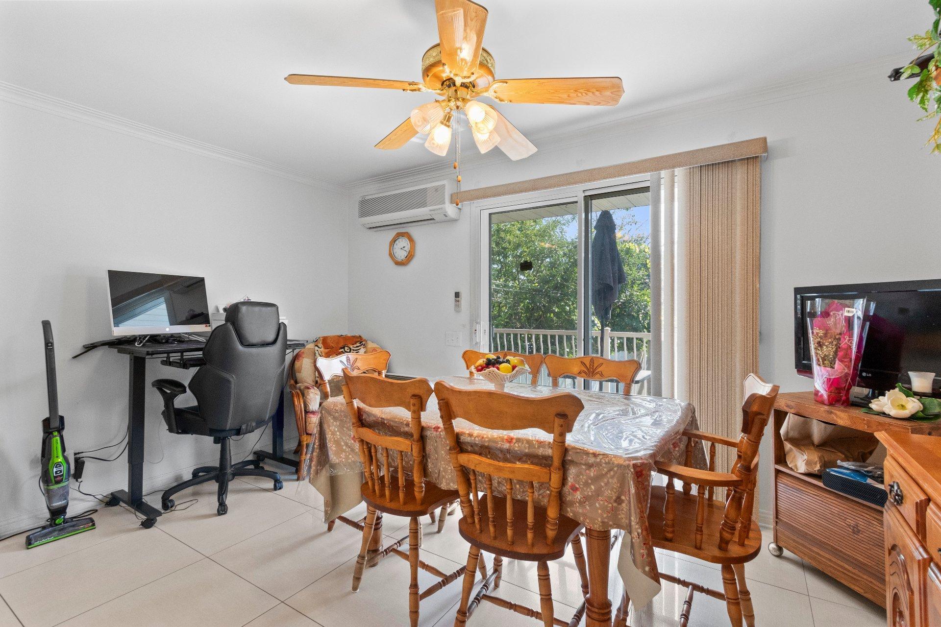 









1004


Rue Thierry

,
Montréal (LaSalle),




QC
H8N2Y6

