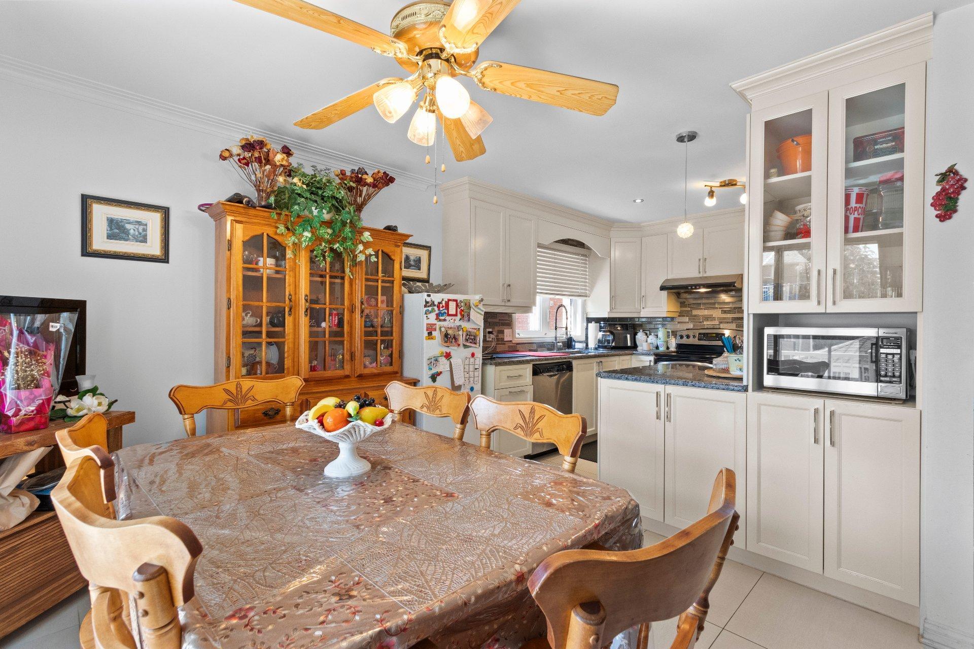 









1004


Rue Thierry

,
Montréal (LaSalle),




QC
H8N2Y6

