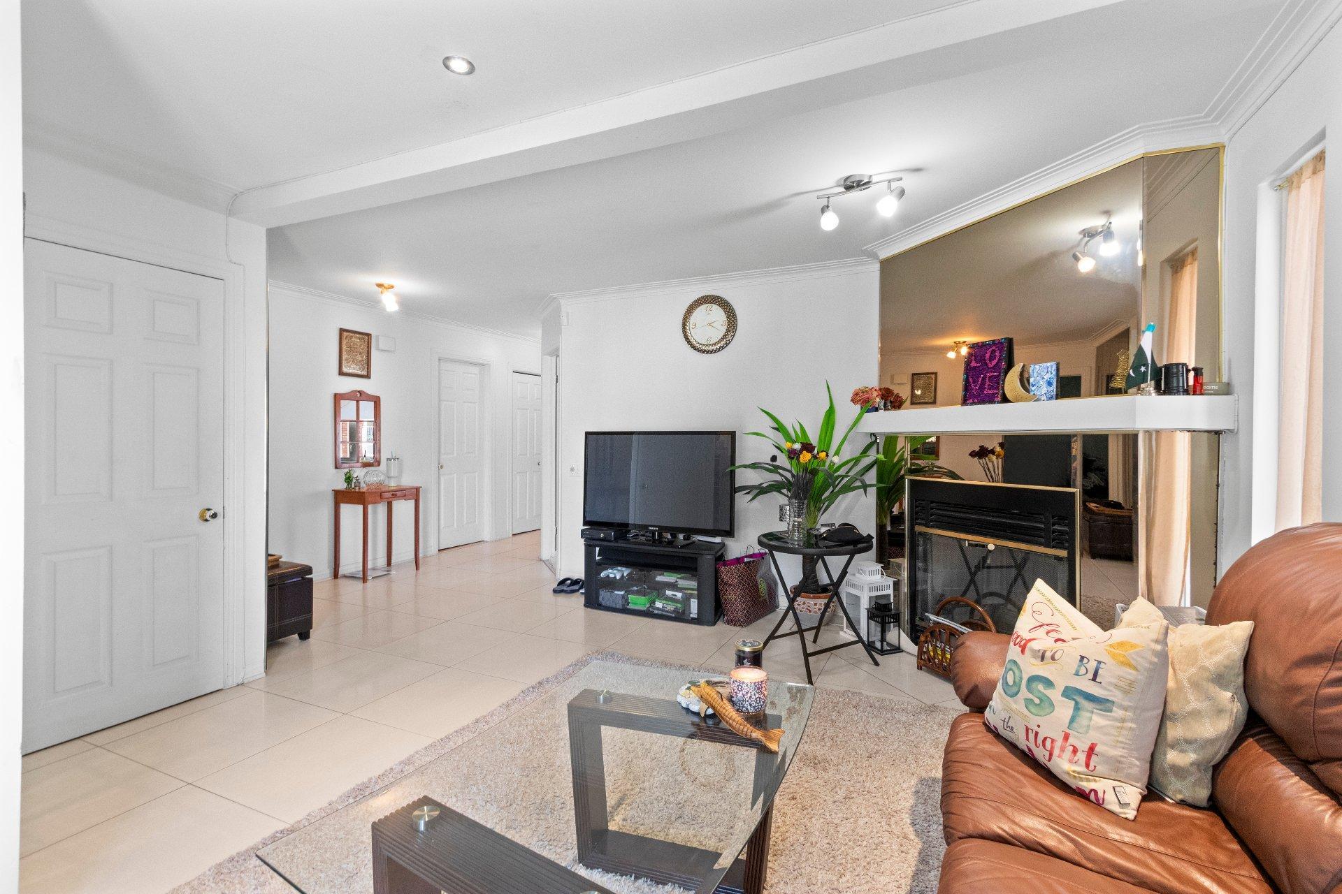 









1004


Rue Thierry

,
Montréal (LaSalle),




QC
H8N2Y6

