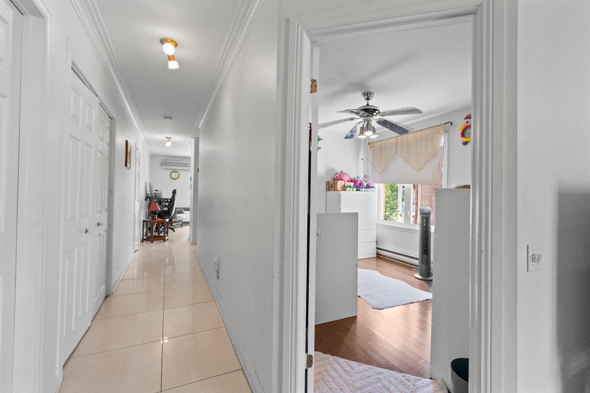 









1004


Rue Thierry

,
Montréal (LaSalle),




QC
H8N2Y6

