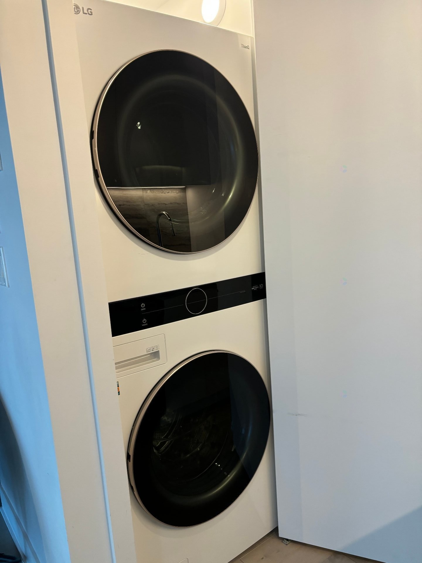 









2320


Rue Tupper

, 604,
Montréal (Ville-Marie),




QC
H3H0B8

