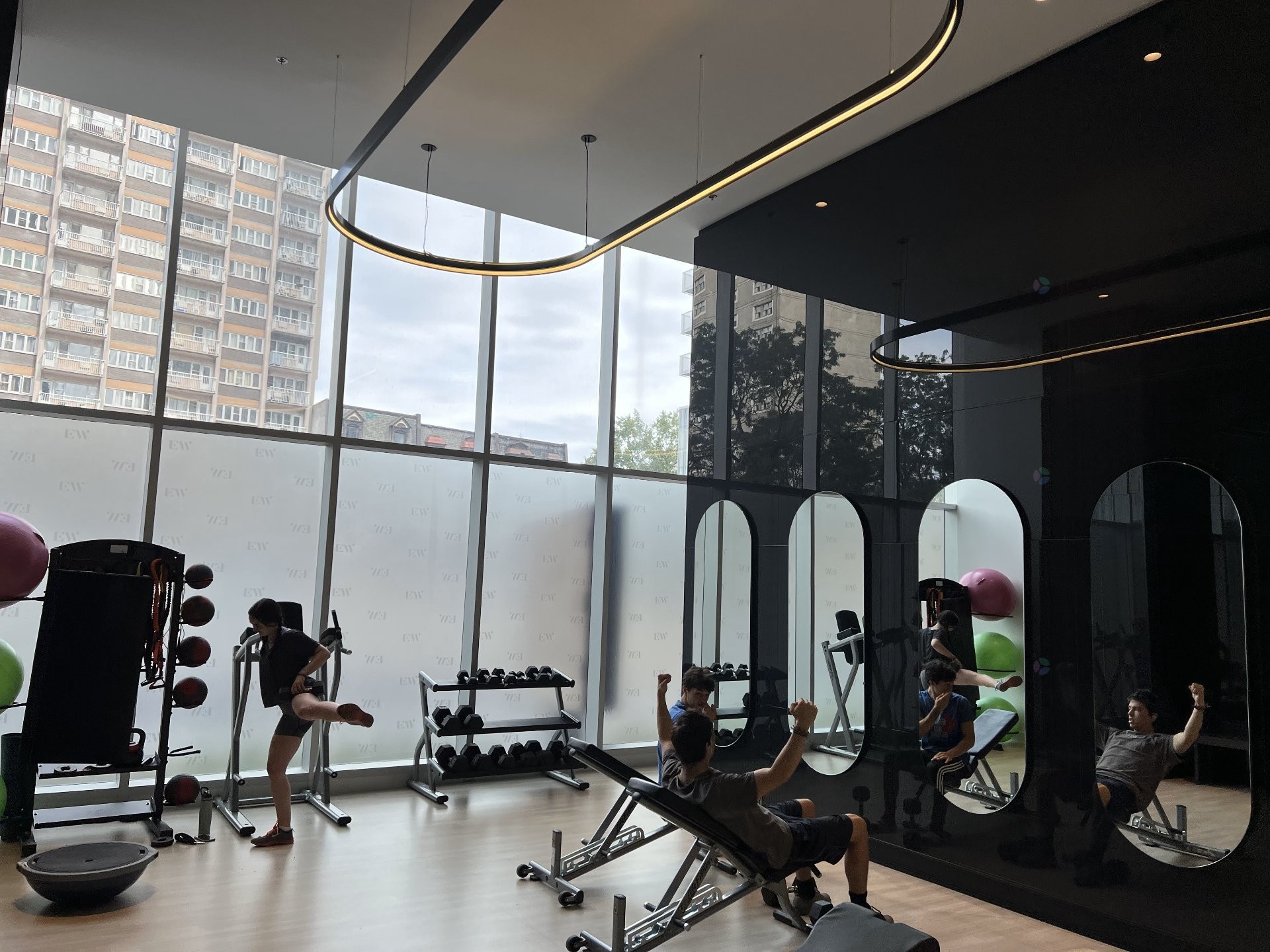 









2320


Rue Tupper

, 604,
Montréal (Ville-Marie),




QC
H3H0B8

