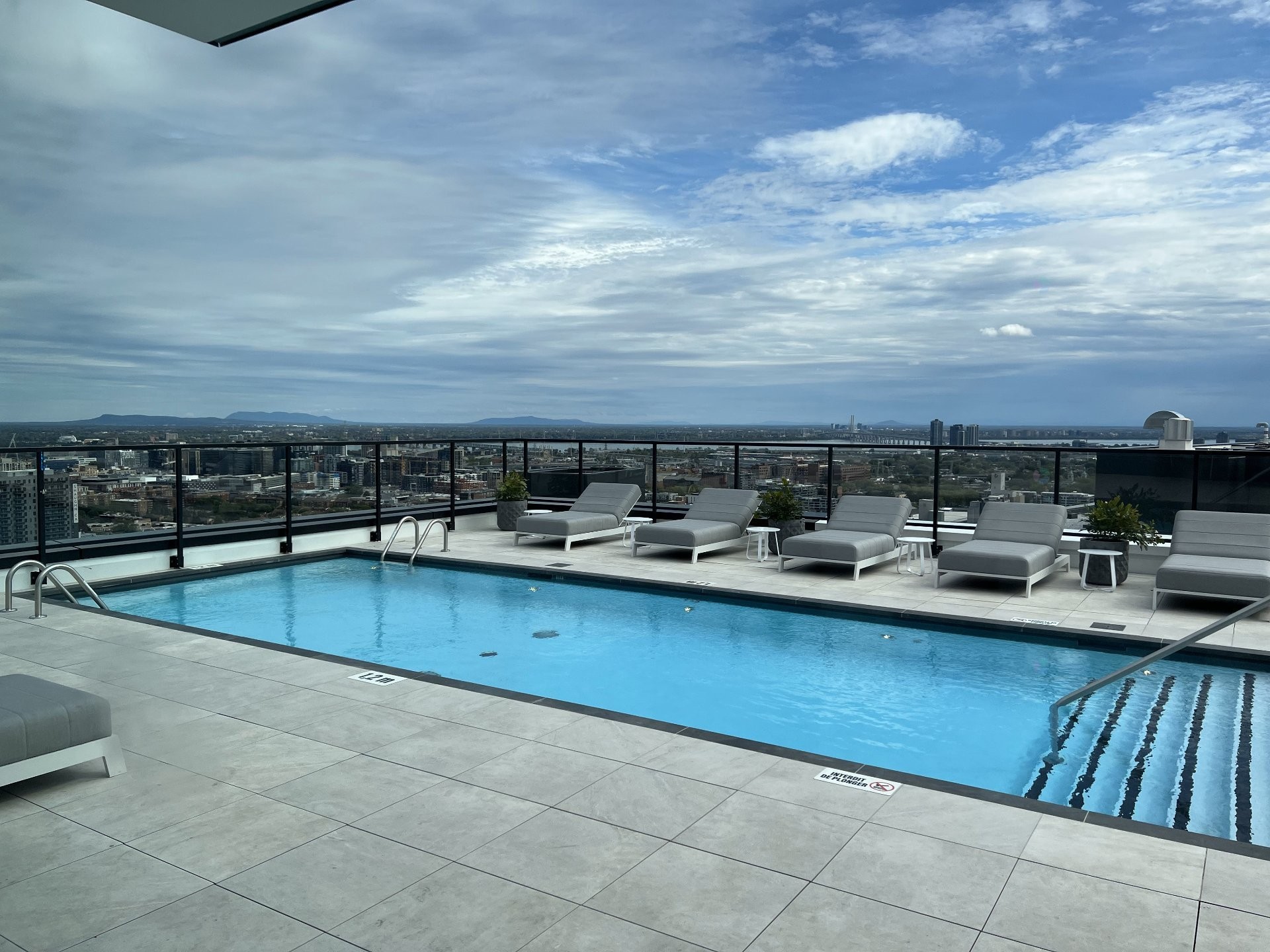 









2320


Rue Tupper

, 604,
Montréal (Ville-Marie),




QC
H3H0B8

