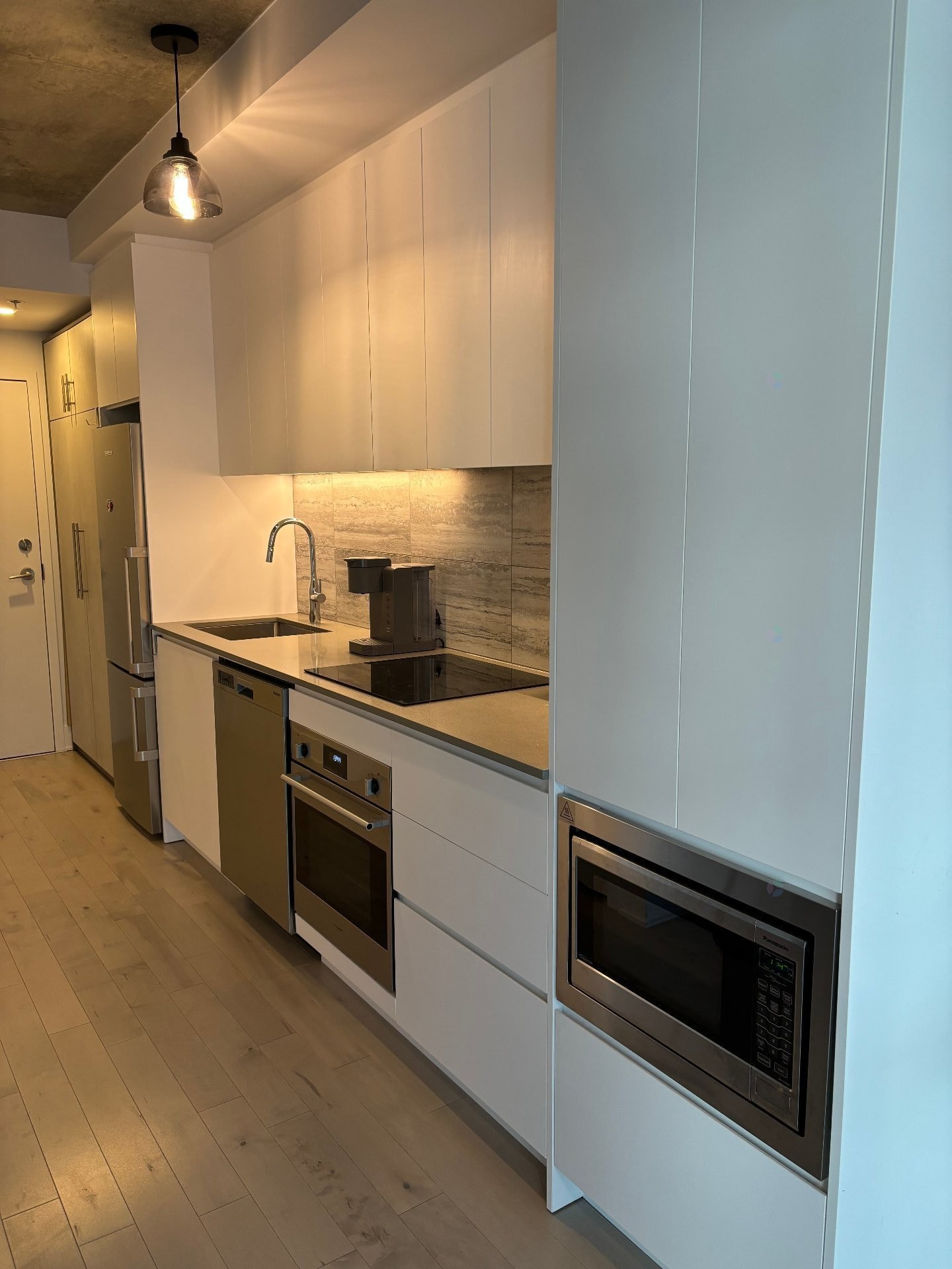 









2320


Rue Tupper

, 604,
Montréal (Ville-Marie),




QC
H3H0B8

