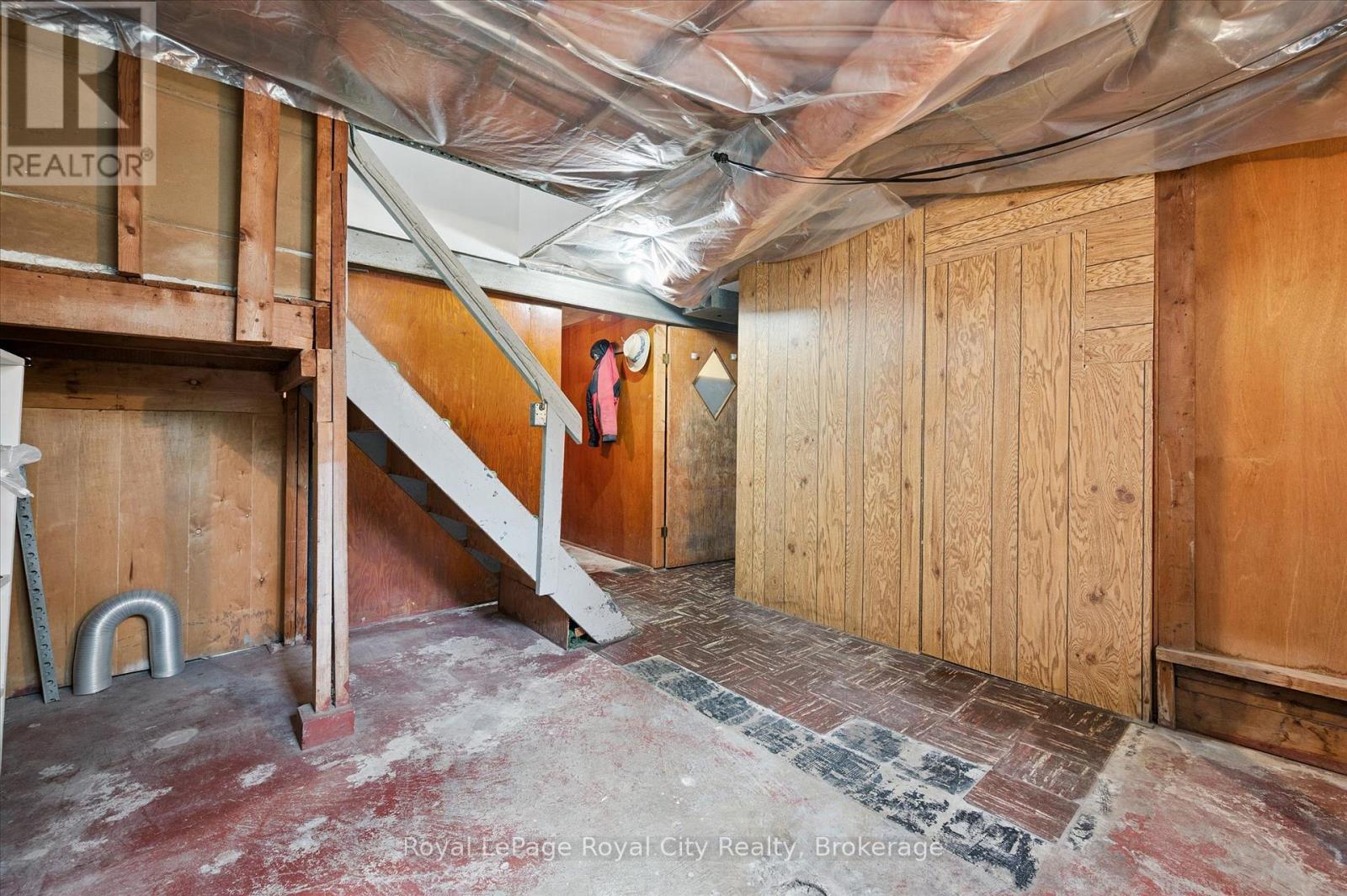 












193 EDINBURGH ROAD S

,
Guelph (Dovercliffe Park/Old University),




Ontario
N1G2H8

