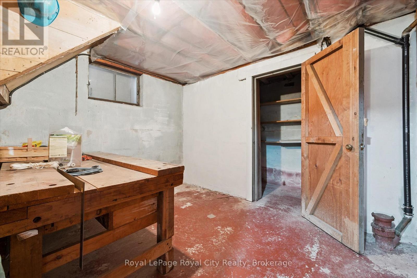 












193 EDINBURGH ROAD S

,
Guelph (Dovercliffe Park/Old University),




Ontario
N1G2H8

