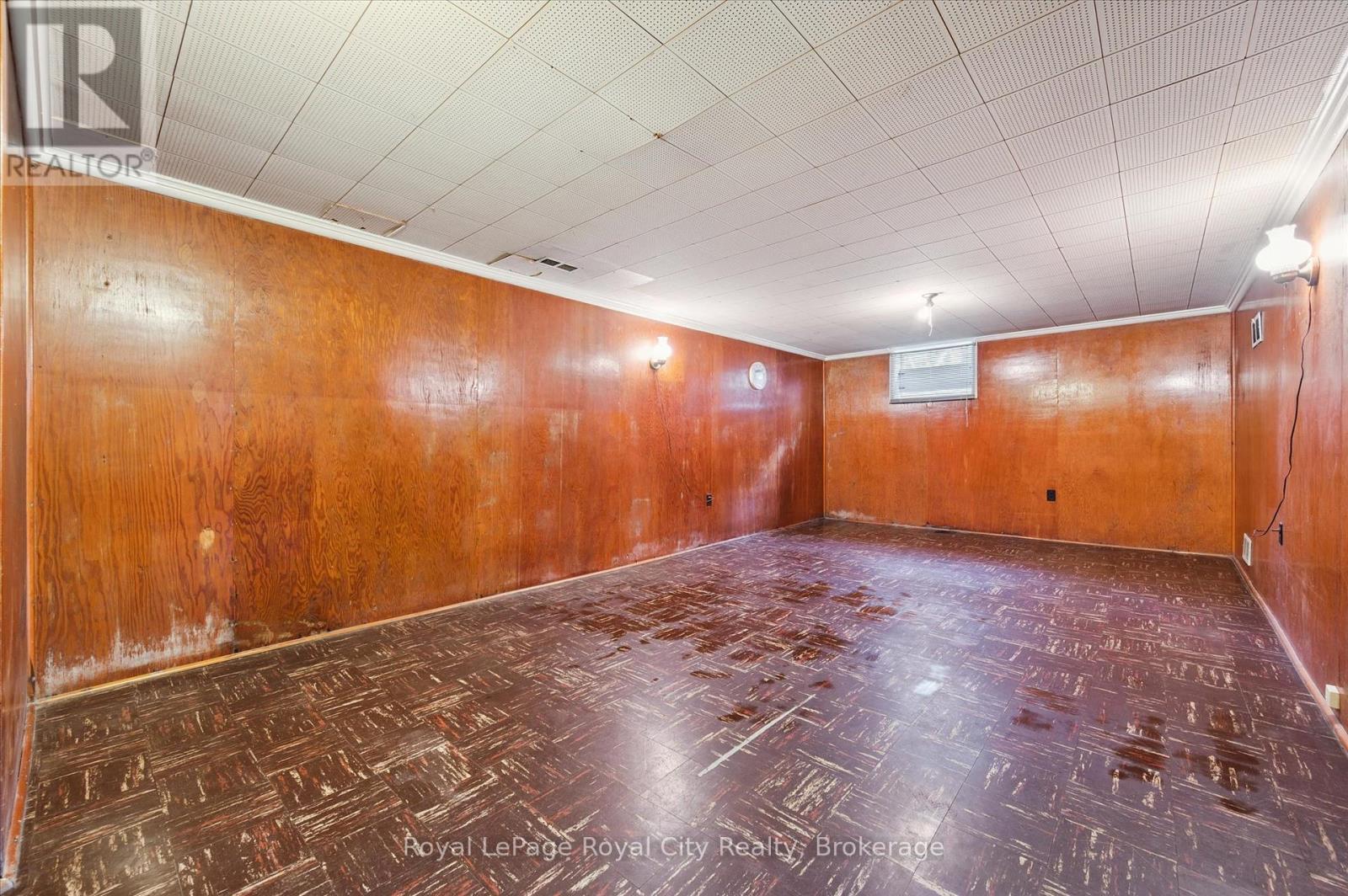 












193 EDINBURGH ROAD S

,
Guelph (Dovercliffe Park/Old University),




Ontario
N1G2H8

