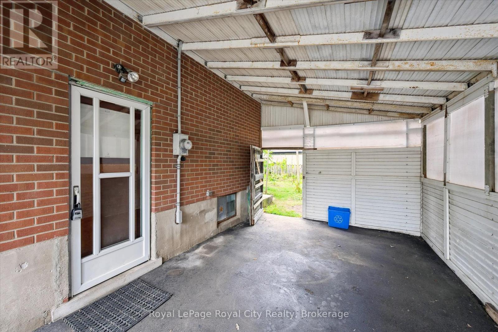 












193 EDINBURGH ROAD S

,
Guelph (Dovercliffe Park/Old University),




Ontario
N1G2H8

