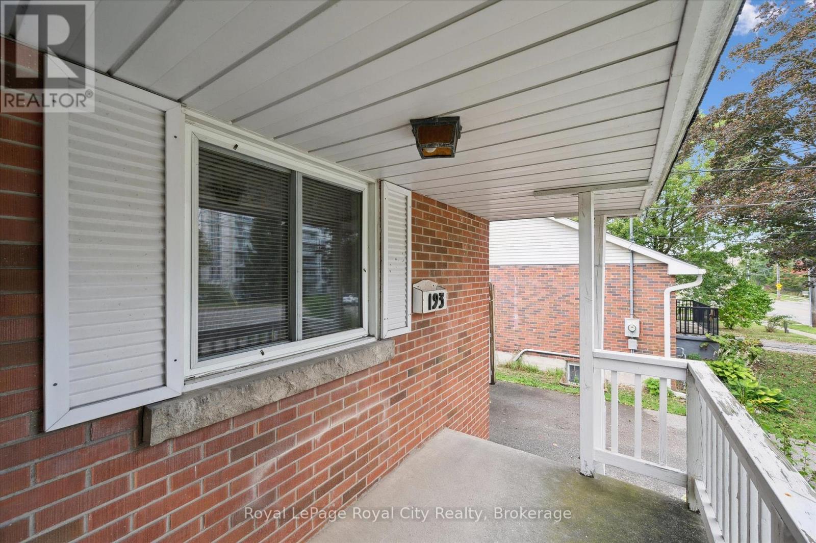 












193 EDINBURGH ROAD S

,
Guelph (Dovercliffe Park/Old University),




Ontario
N1G2H8

