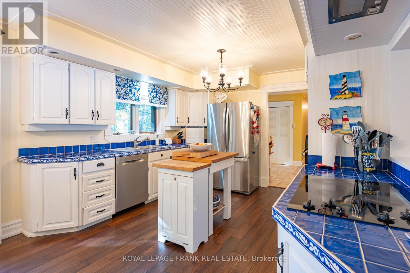 












1187 LAKEHURST ROAD

,
Trent Lakes,




Ontario
K0L1J0

