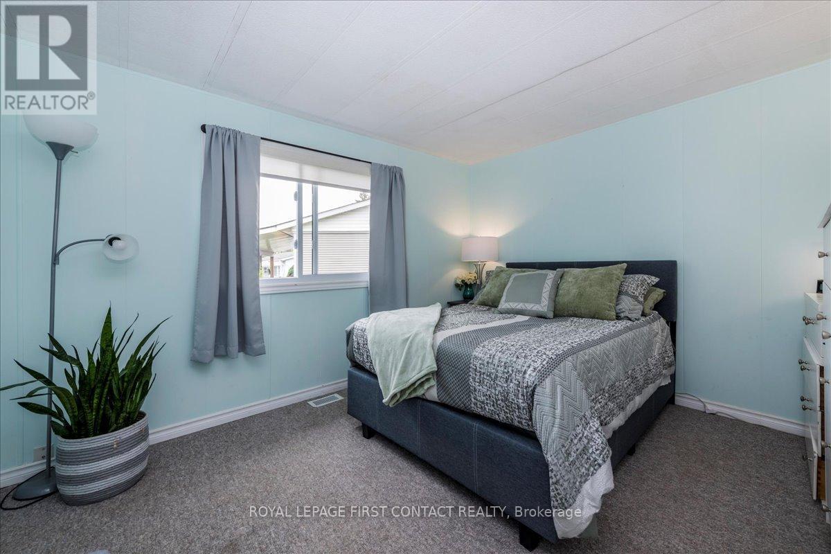 












5 BROADWAY AVENUE

,
Innisfil,




Ontario
L9S1M9

