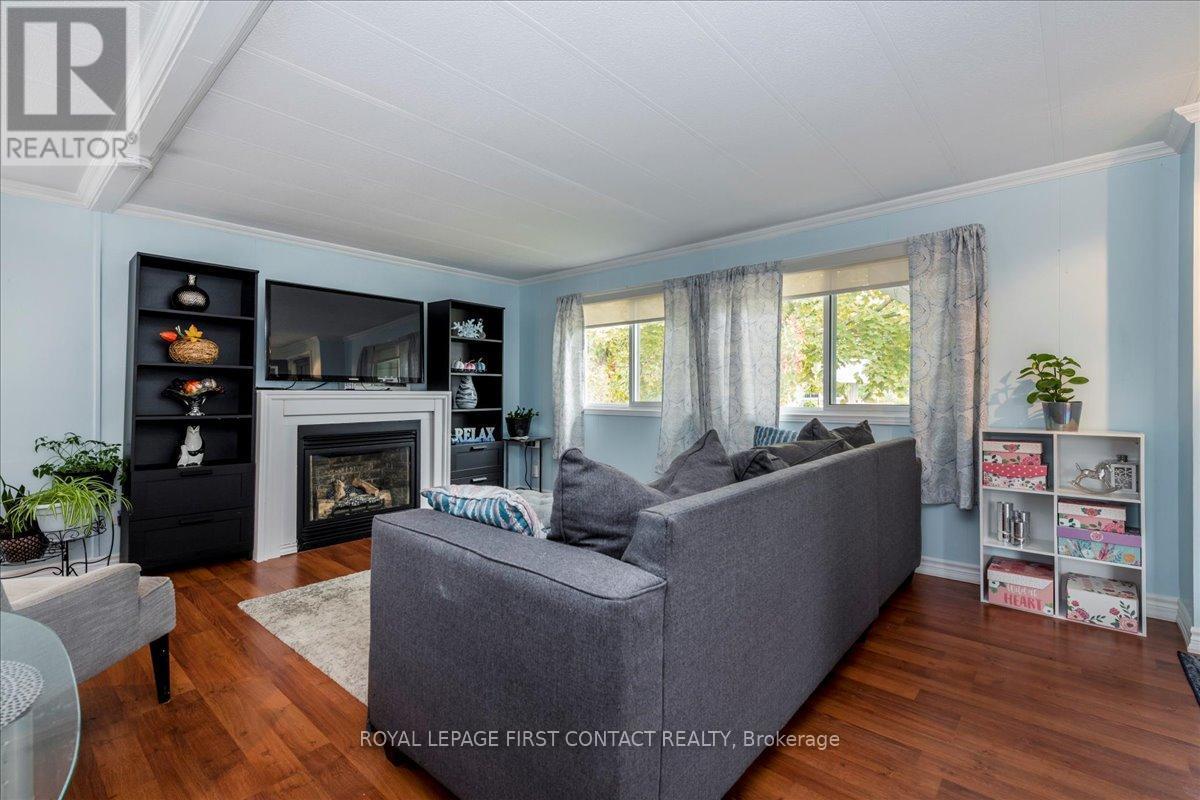 












5 BROADWAY AVENUE

,
Innisfil,




Ontario
L9S1M9

