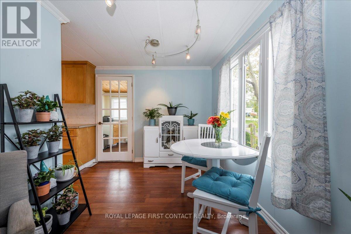 












5 BROADWAY AVENUE

,
Innisfil,




Ontario
L9S1M9

