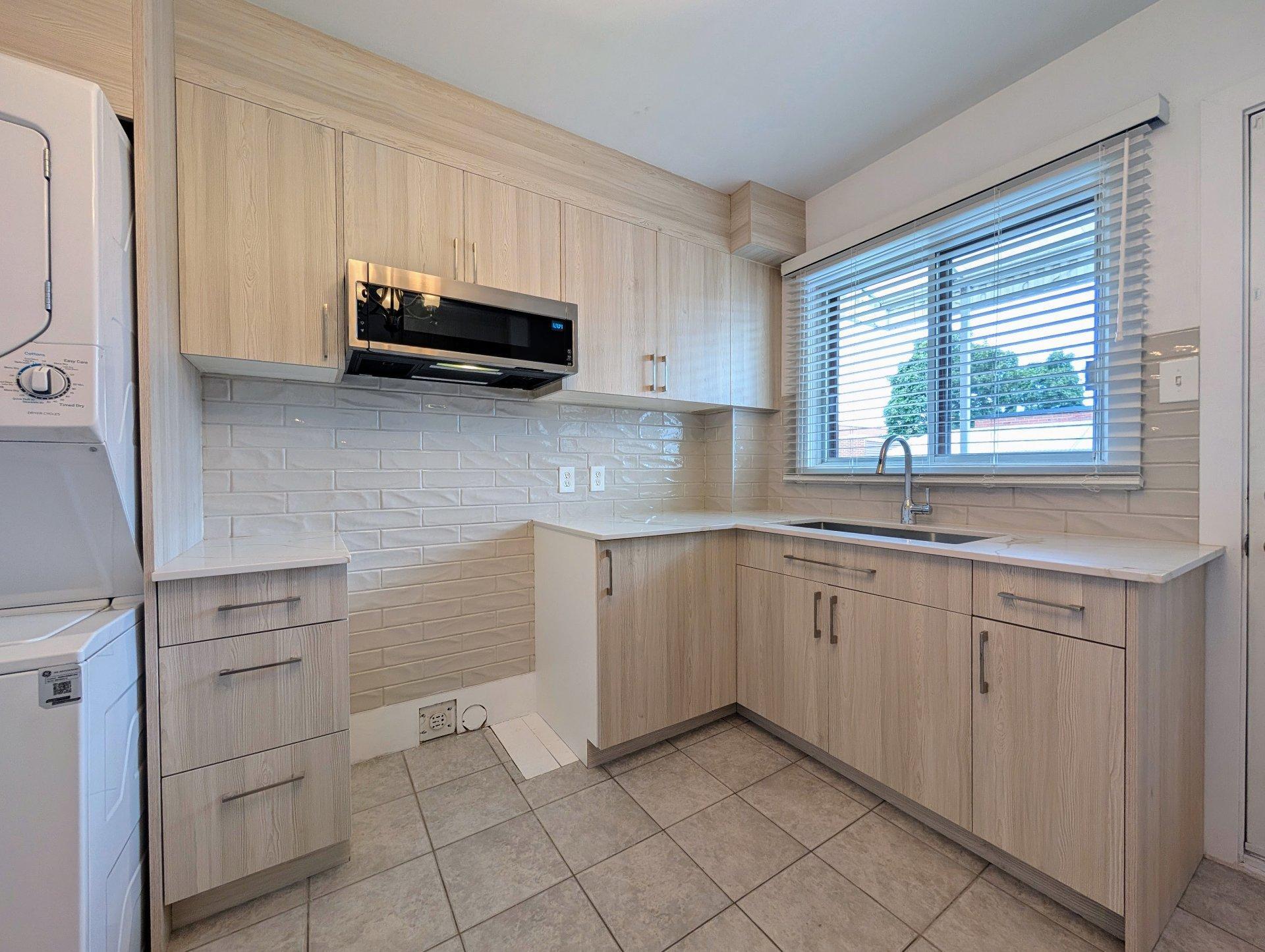 









7469


Rue Birnam

,
Montréal (Villeray/Saint-Michel/Parc-Extension),




QC
H3N2T3

