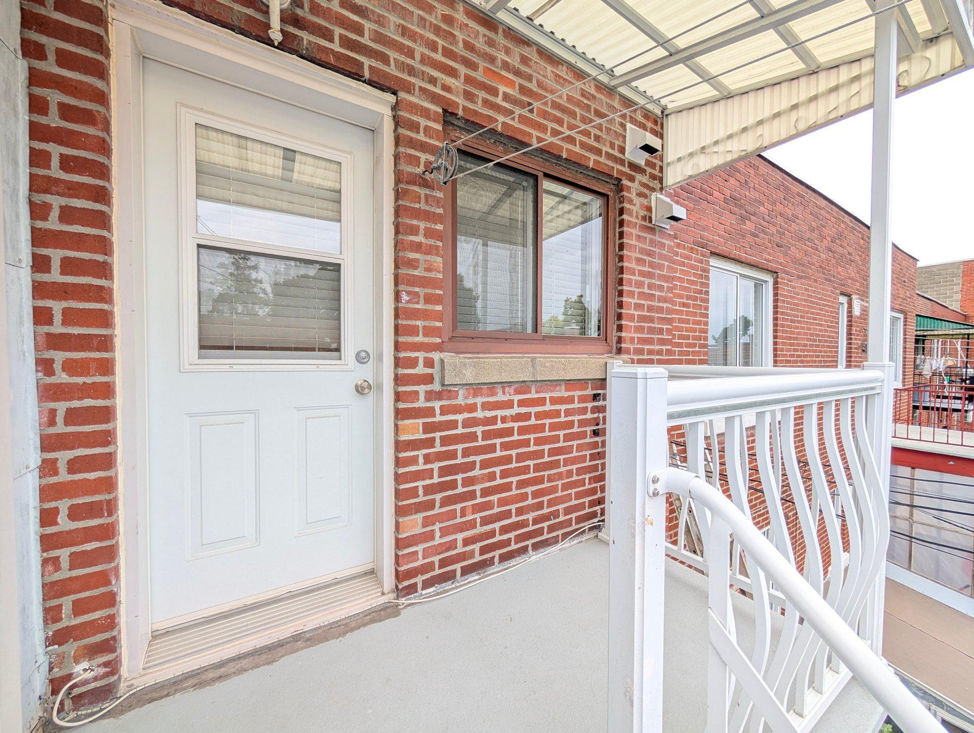 









7469


Rue Birnam

,
Montréal (Villeray/Saint-Michel/Parc-Extension),




QC
H3N2T3

