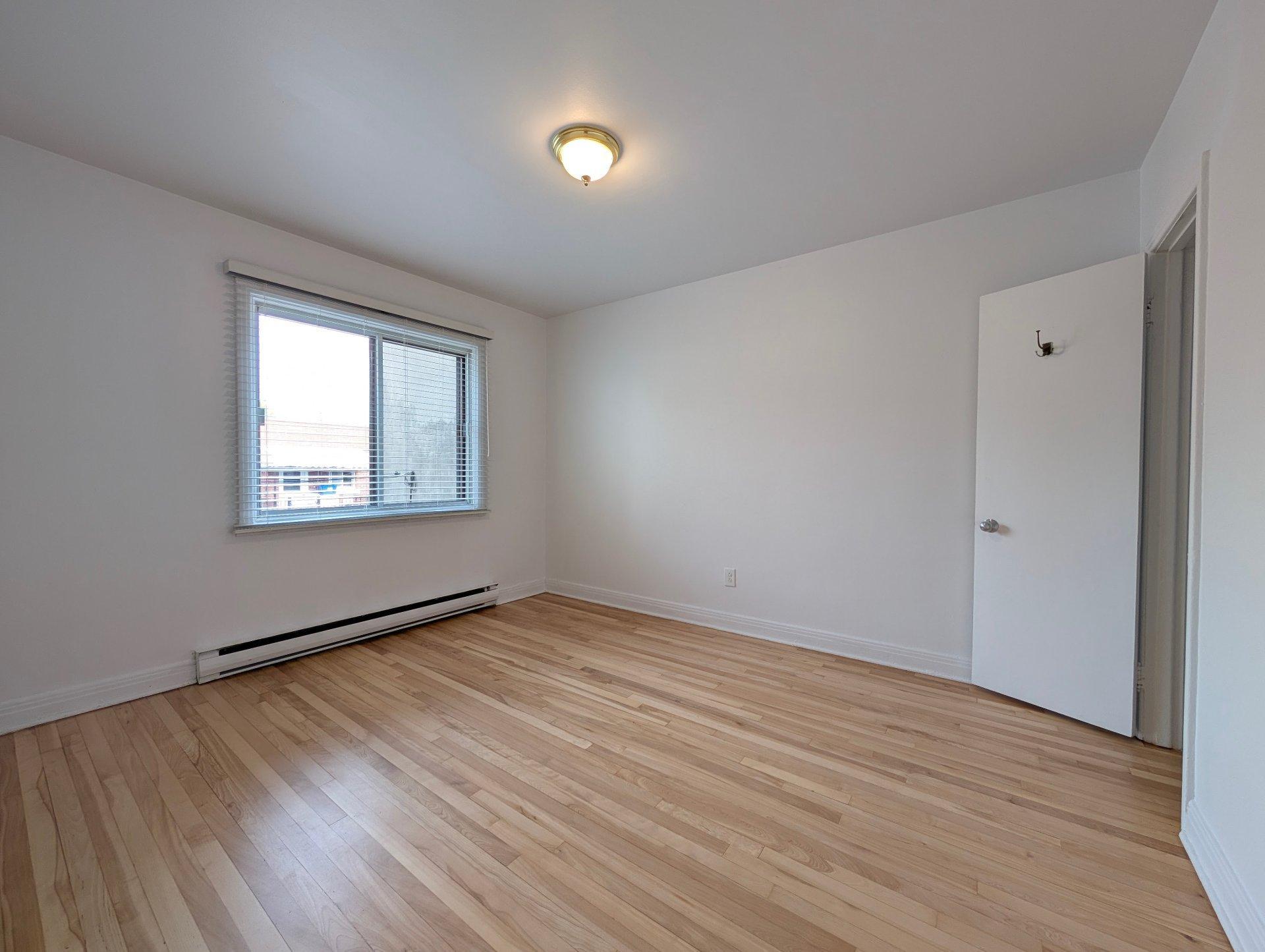









7469


Rue Birnam

,
Montréal (Villeray/Saint-Michel/Parc-Extension),




QC
H3N2T3

