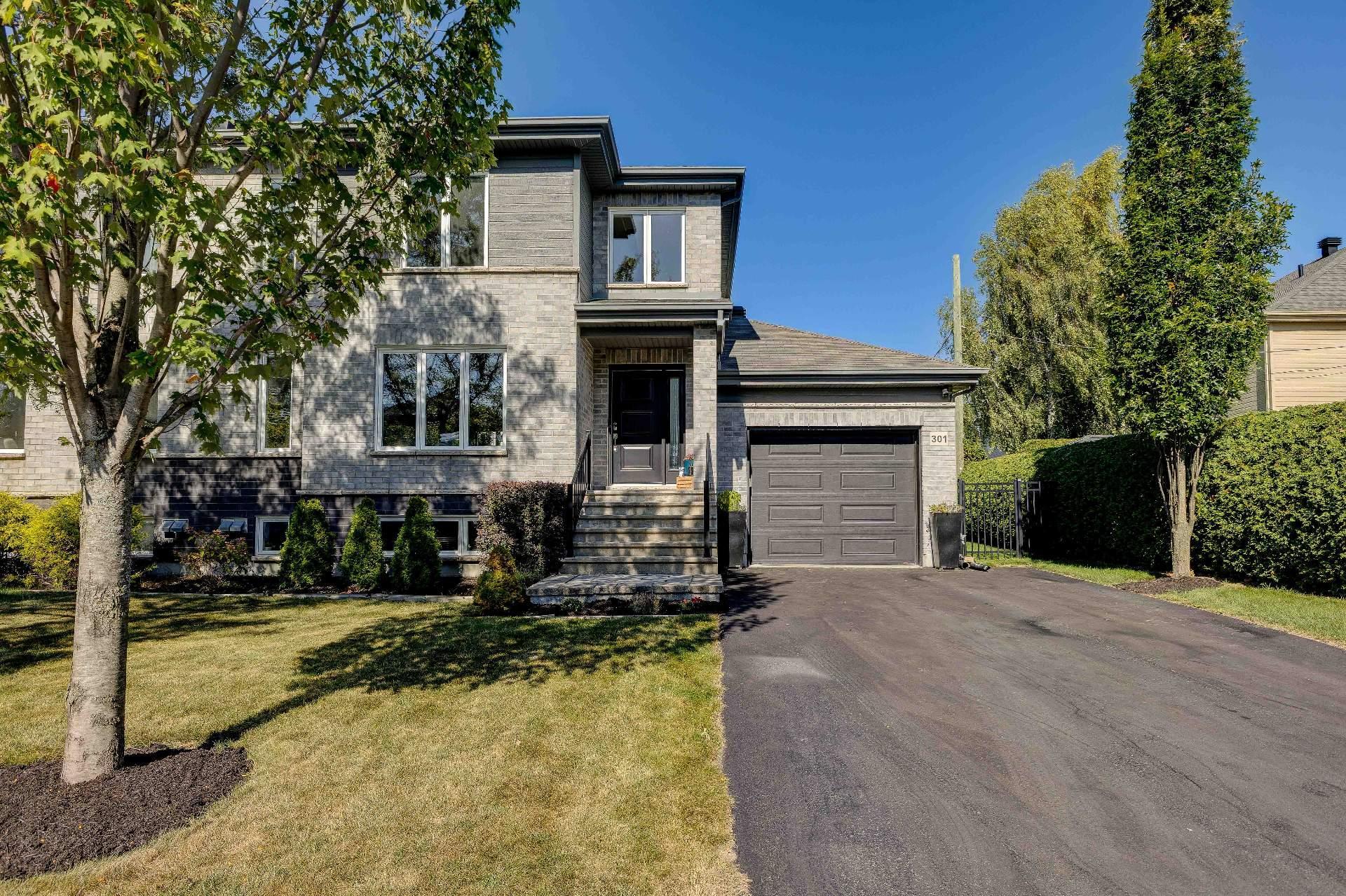 









301


Grand Boulevard O.

,
Saint-Bruno-de-Montarville,




QC
J3V1P9

