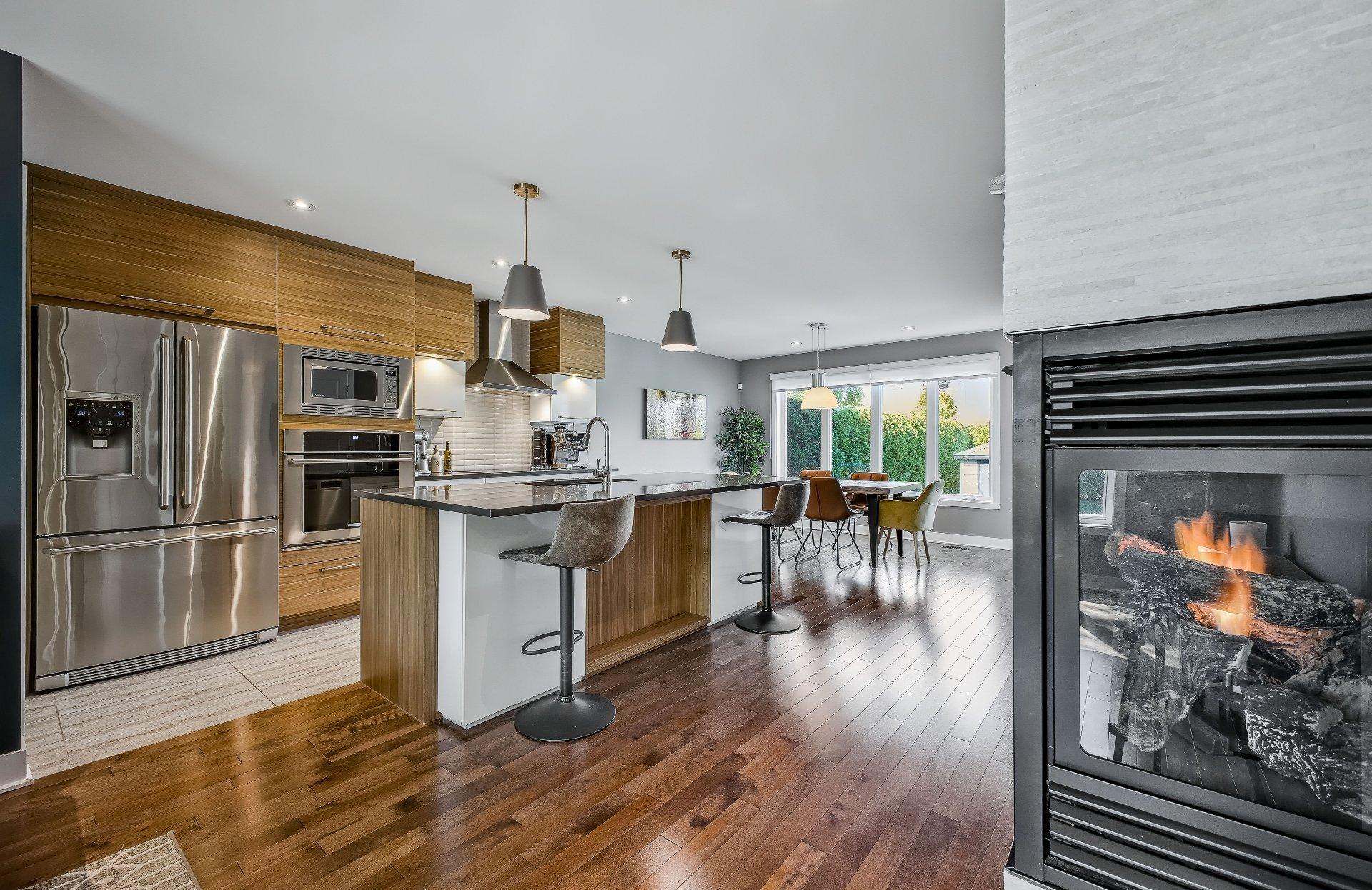 









301


Grand Boulevard O.

,
Saint-Bruno-de-Montarville,




QC
J3V1P9

