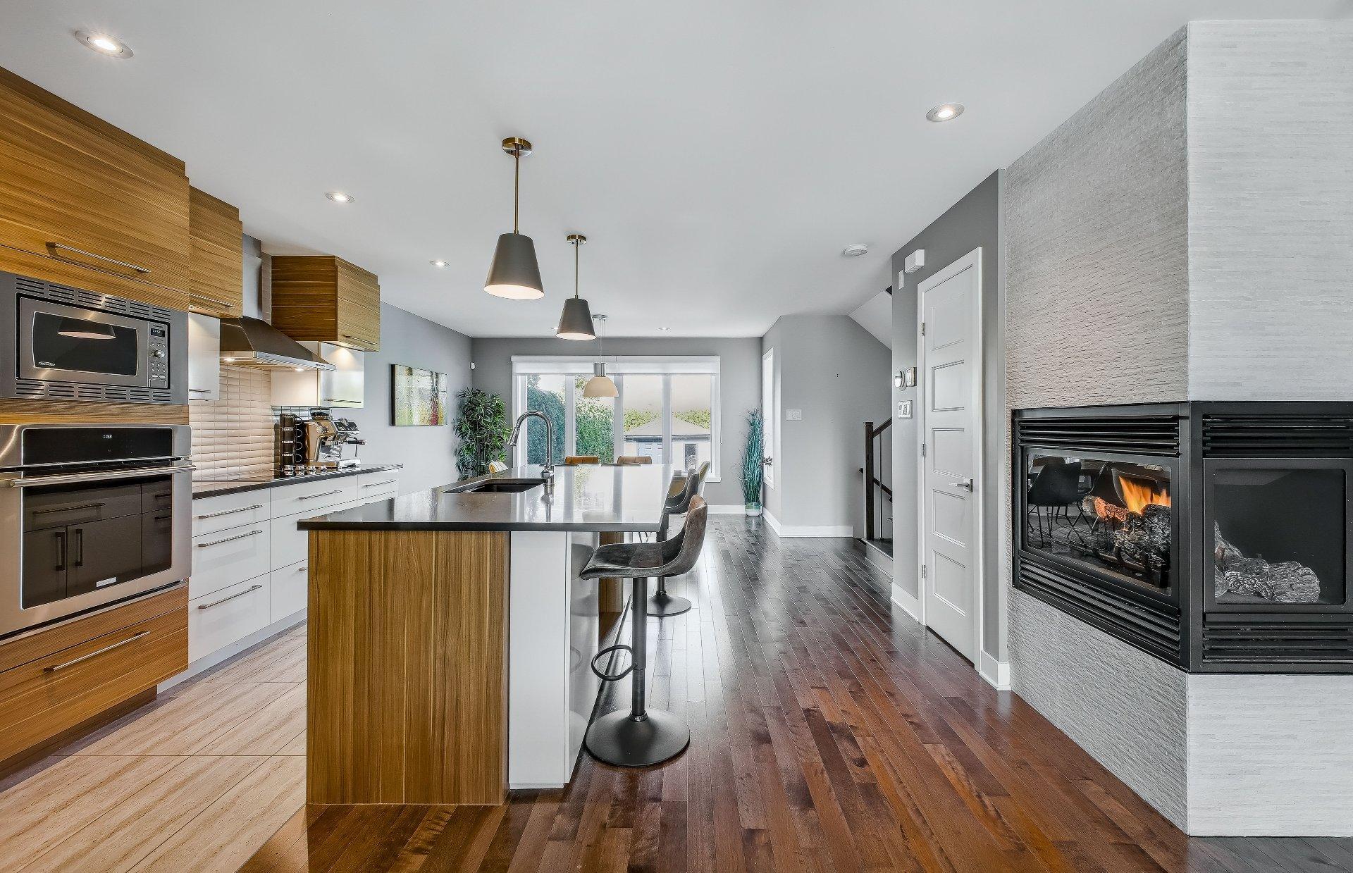 









301


Grand Boulevard O.

,
Saint-Bruno-de-Montarville,




QC
J3V1P9

