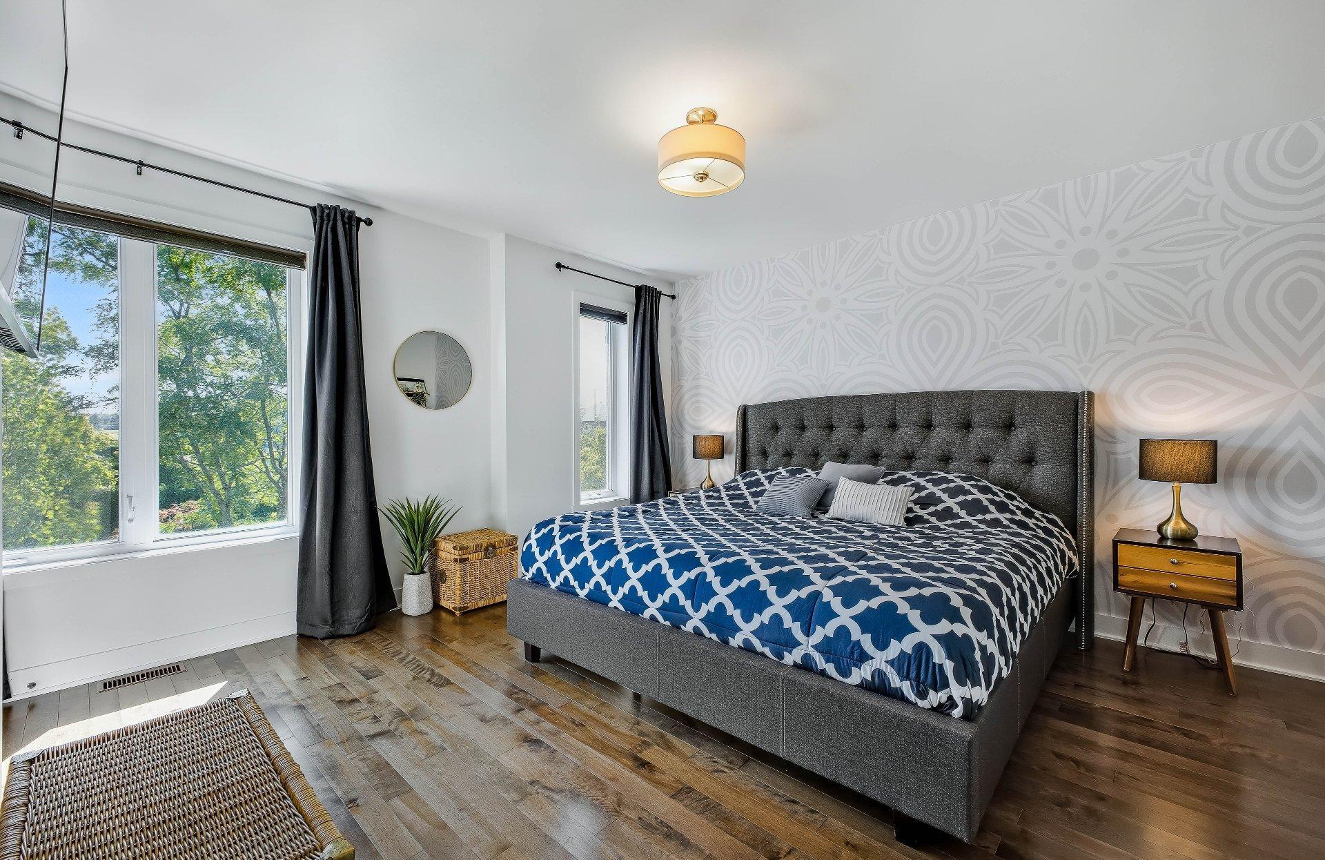 









301


Grand Boulevard O.

,
Saint-Bruno-de-Montarville,




QC
J3V1P9

